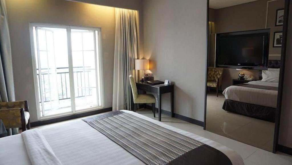 The Mirah Hotel Bogor Exterior photo