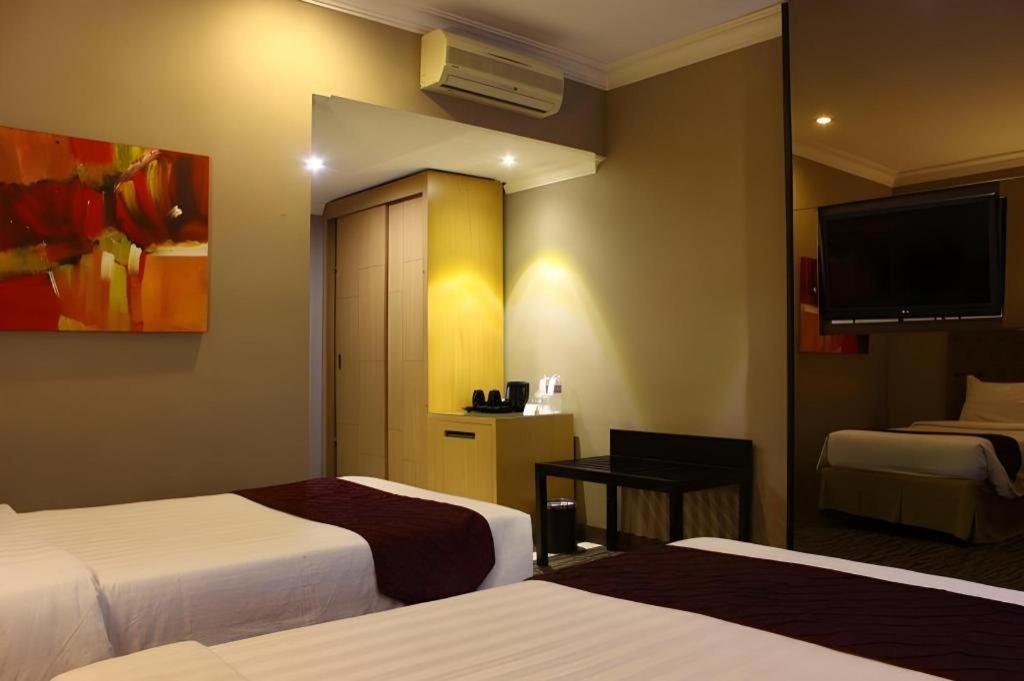 The Mirah Hotel Bogor Exterior photo
