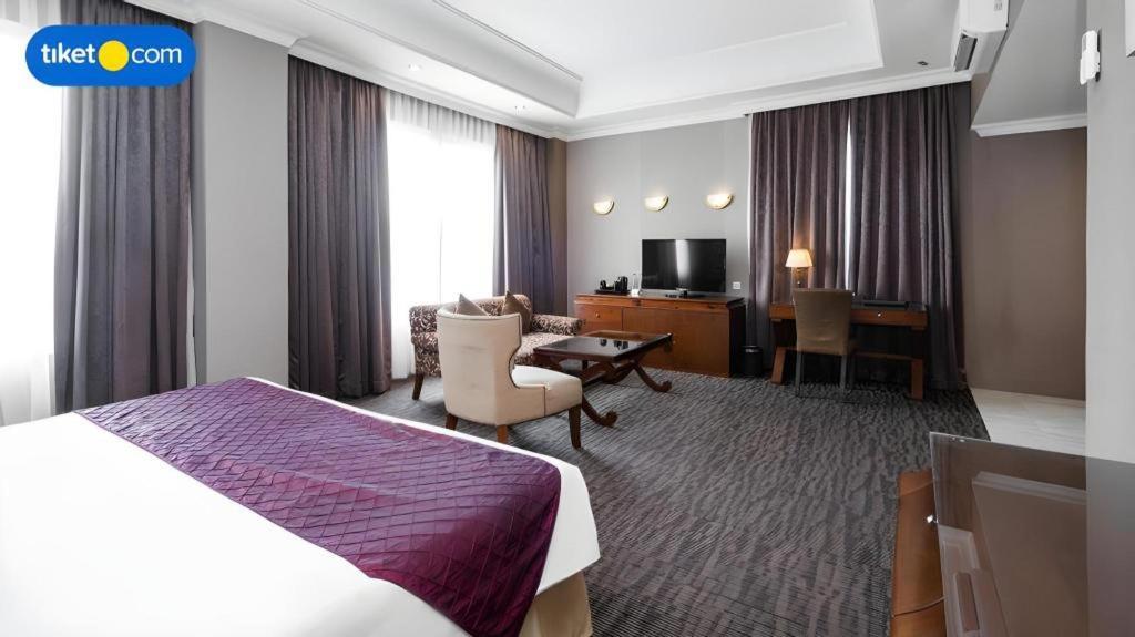 The Mirah Hotel Bogor Exterior photo